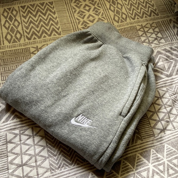 Nike Youth Grey Sweatpants - Picture 1 of 4